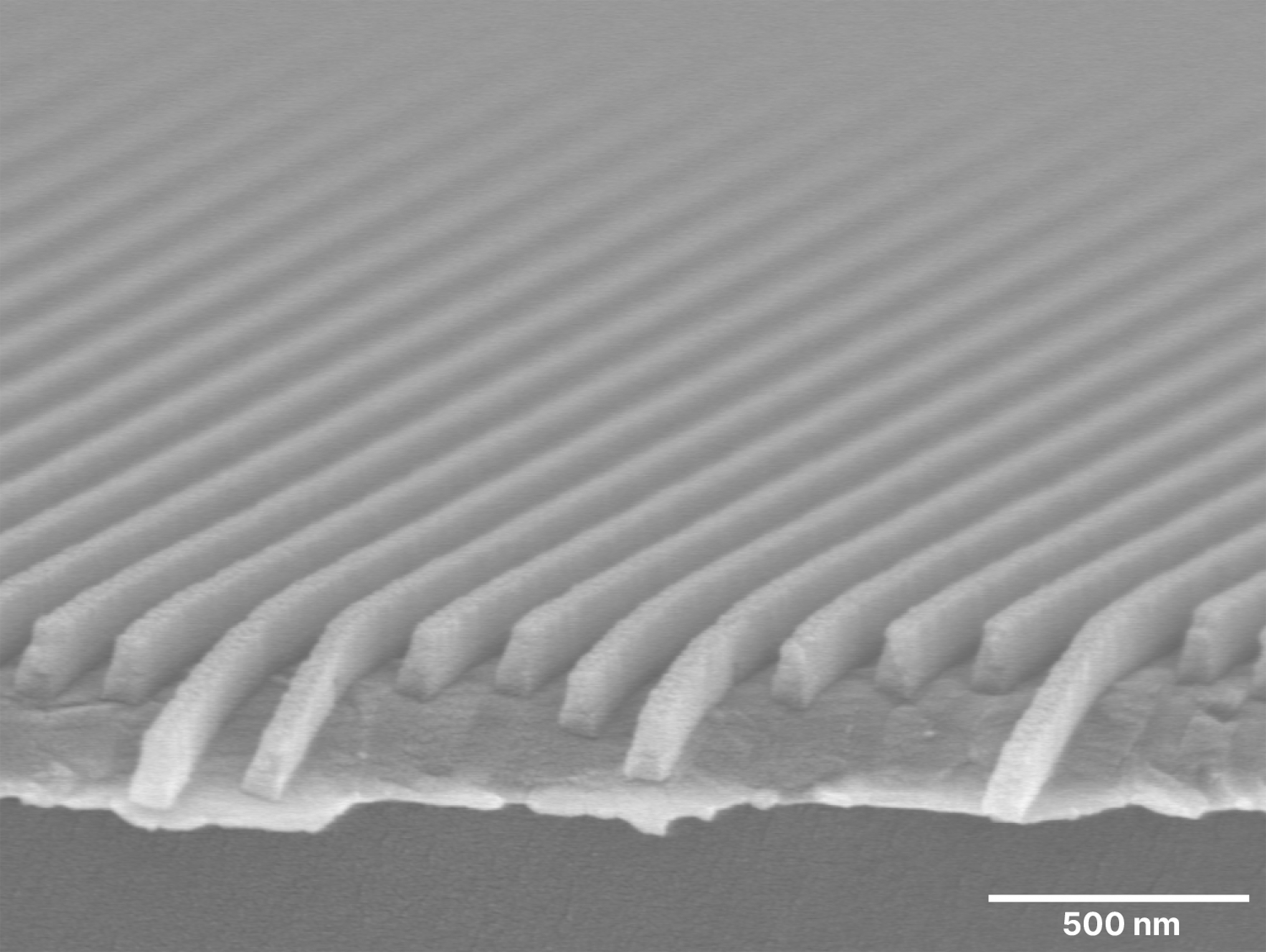 SiO2 etched at a rate of 60 nm/min and a selectivity of 1.4:1 to photoresist